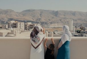 Imagem/still do filme “The Town That Drove Away”